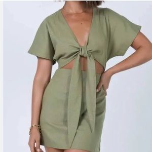 Army green short sleeve dress.